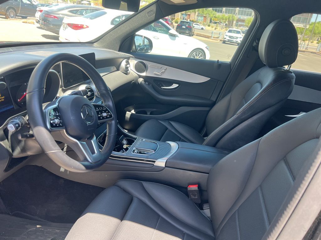 2022 Mercedes-Benz GLC 300 5