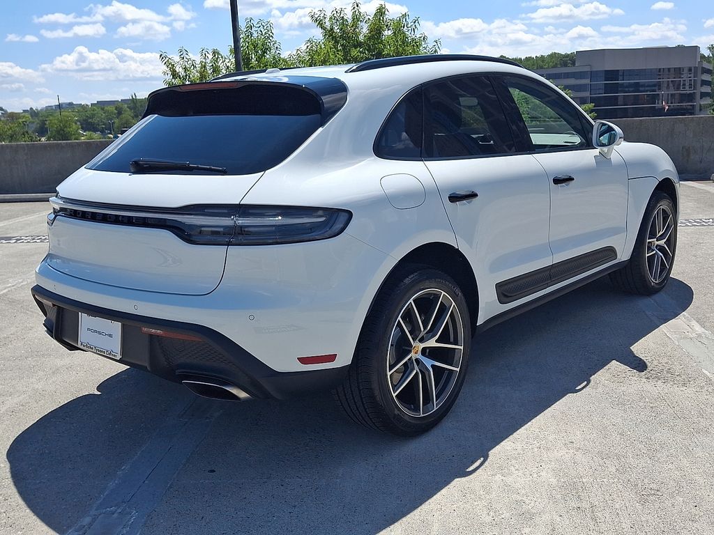 Thumbnail: 2026 Porsche Macan - 8