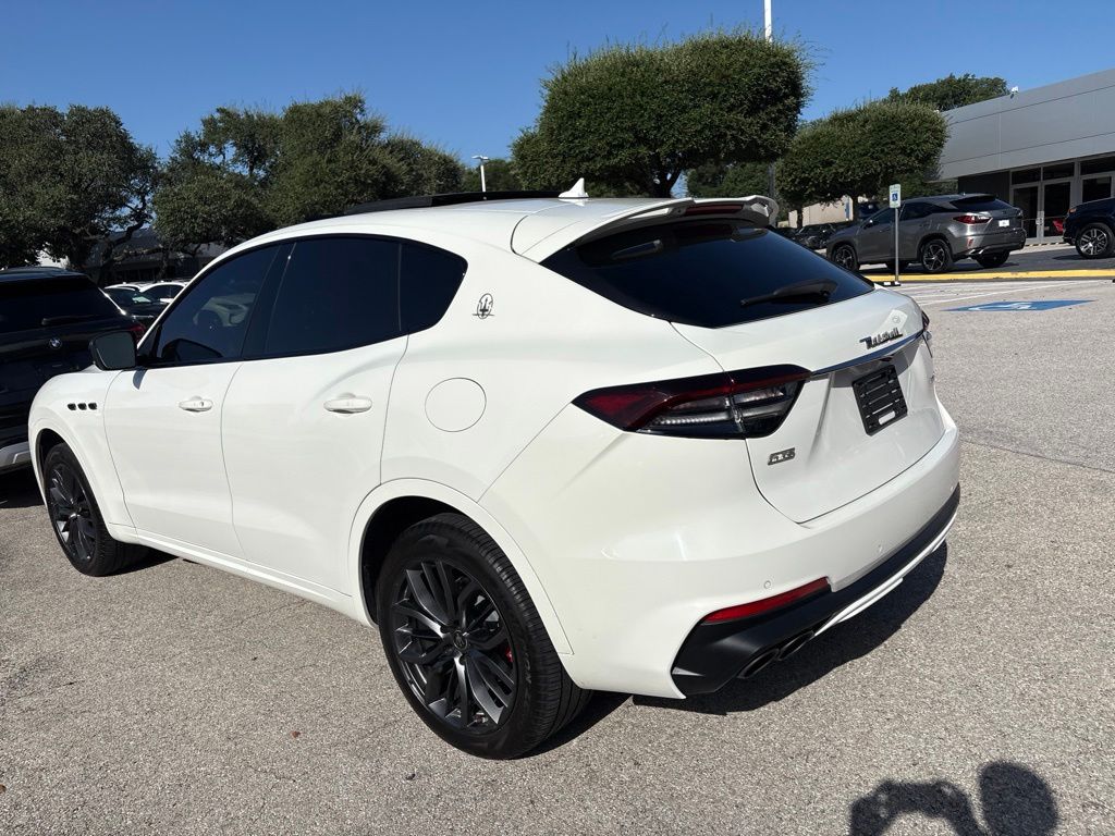 Thumbnail: 2021 Maserati Levante - 3