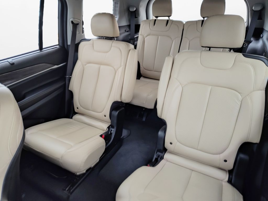 Used Car 2023 Jeep Grand Cherokee L  Limited For Sale Under $35,000 In Austin, Texas