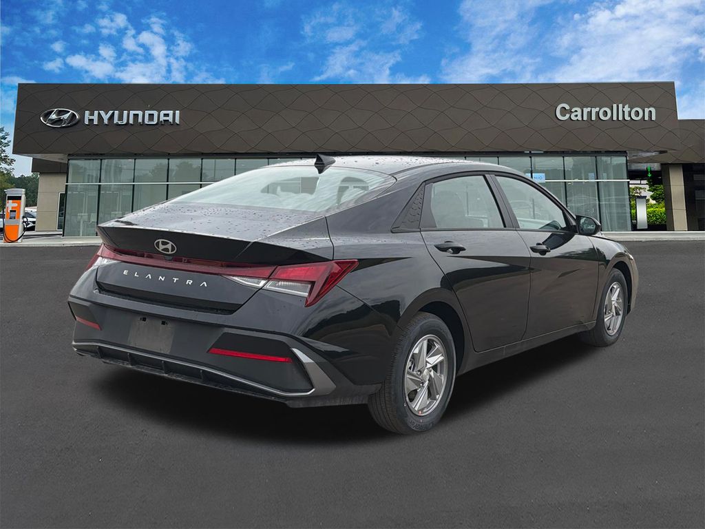 New 2026 Black HYUNDAI SE image 6