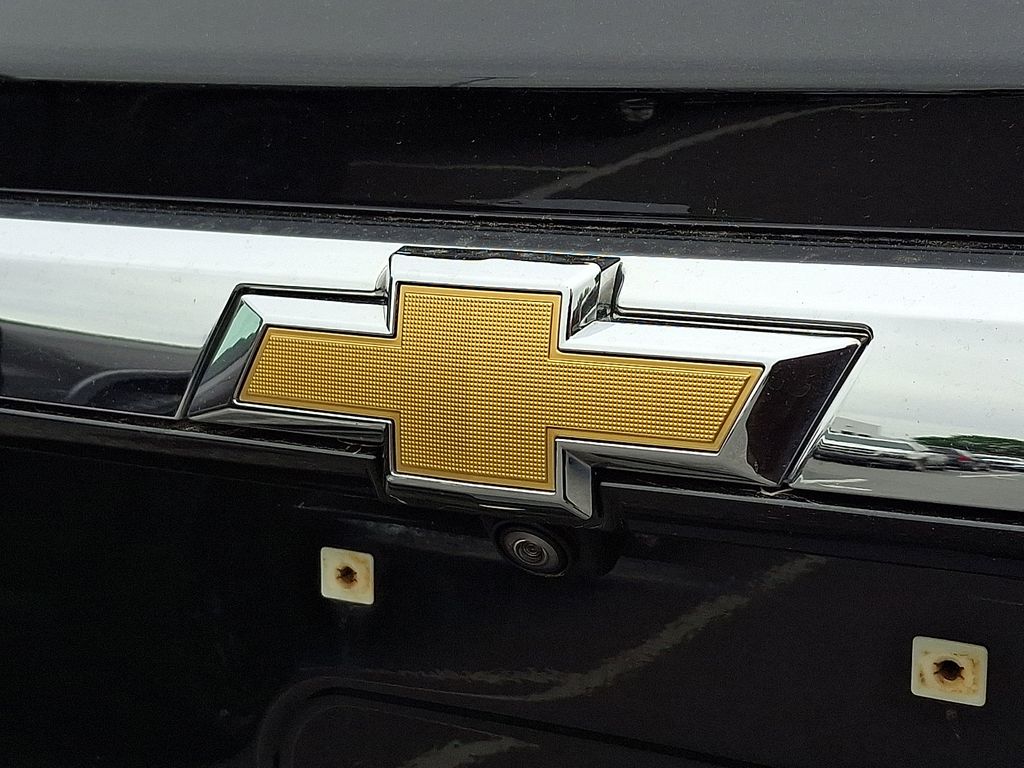 2022 Chevrolet Traverse LT Black at Klick Lewis Buick Chevrolet