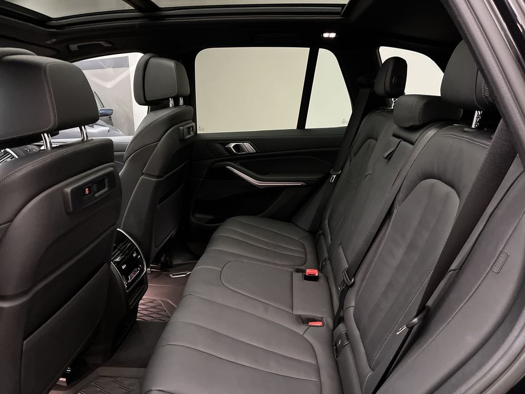 Thumbnail: 2021 BMW X5 - 23