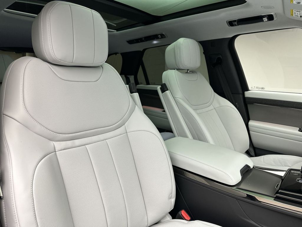 Thumbnail: 2024 Land Rover Range Rover Sport - 11