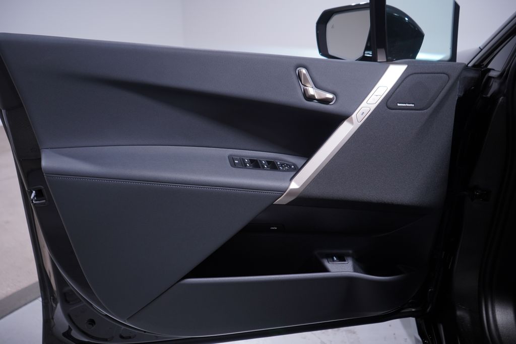 Thumbnail: 2026 BMW iX - 15