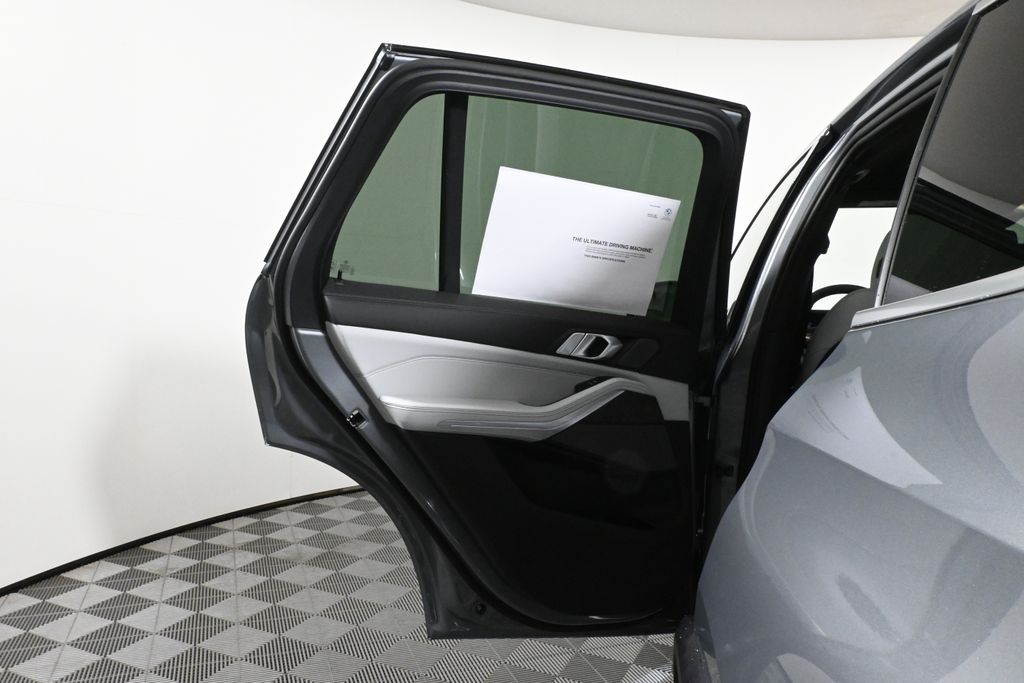 Thumbnail: 2026 BMW X5 - 31