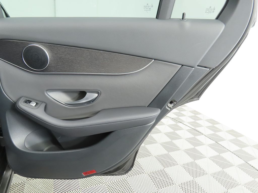 Thumbnail: 2022 Mercedes-Benz GLC - 27