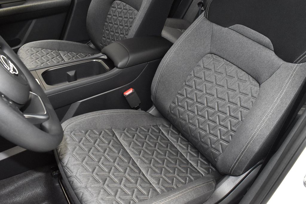 Thumbnail: 2026 Nissan Kicks - 12