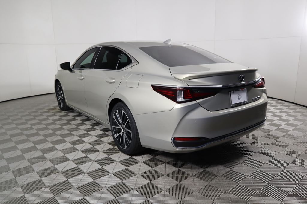 2024 Lexus ES Hybrid 300h 7