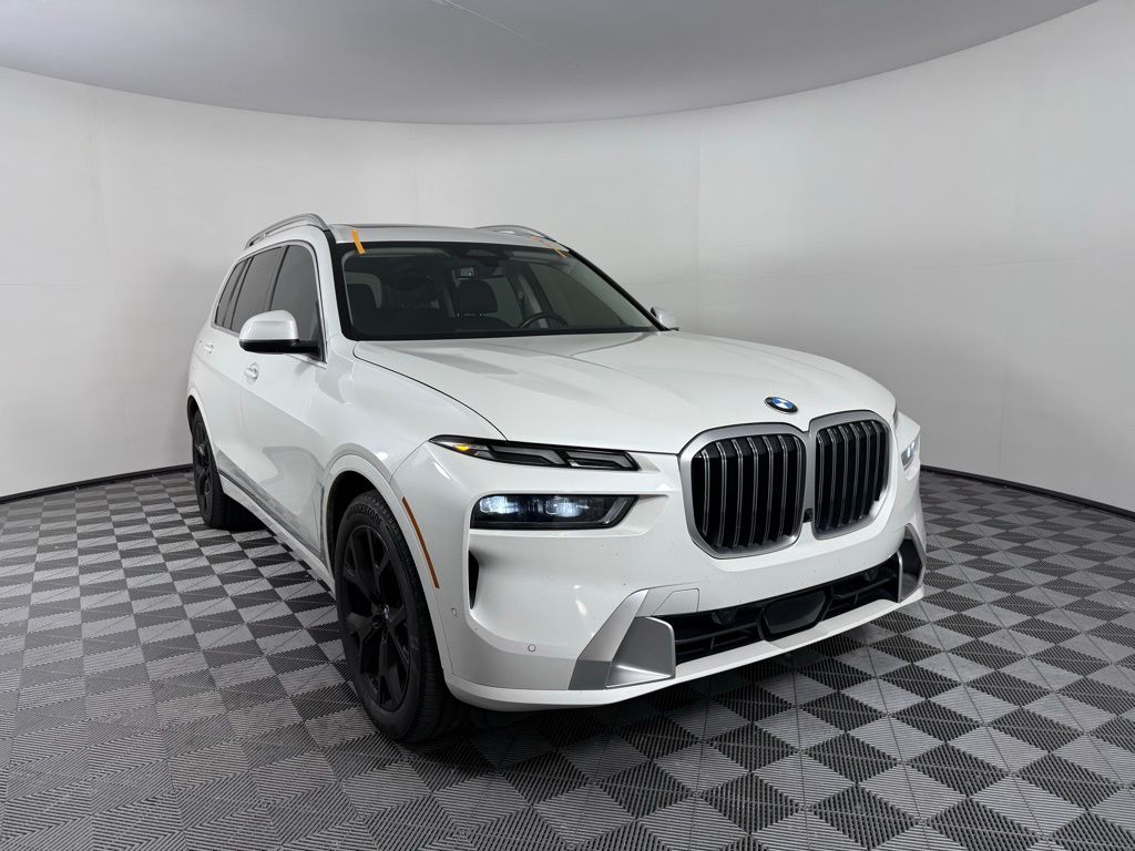 Thumbnail: 2023 BMW X7 - 3