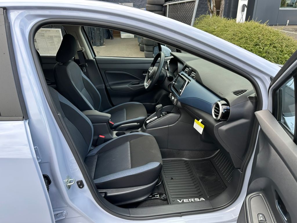 2025 Nissan Versa 1.6 SV