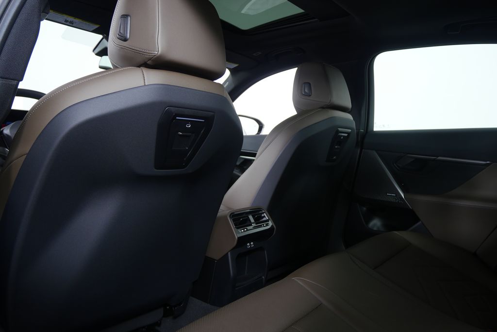Thumbnail: 2024 BMW 5 Series - 19