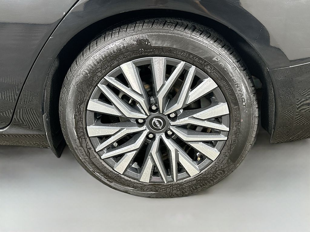 Used 2024 Black Nissan 2.5 SV image 34