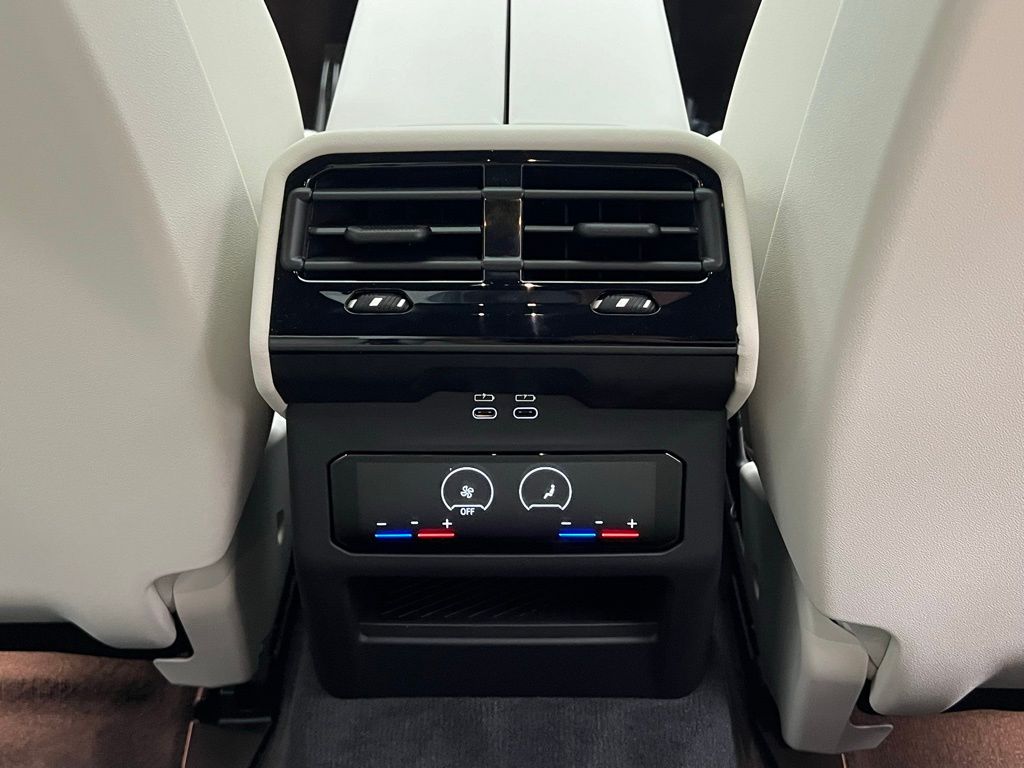 Thumbnail: 2026 BMW 5 Series - 9