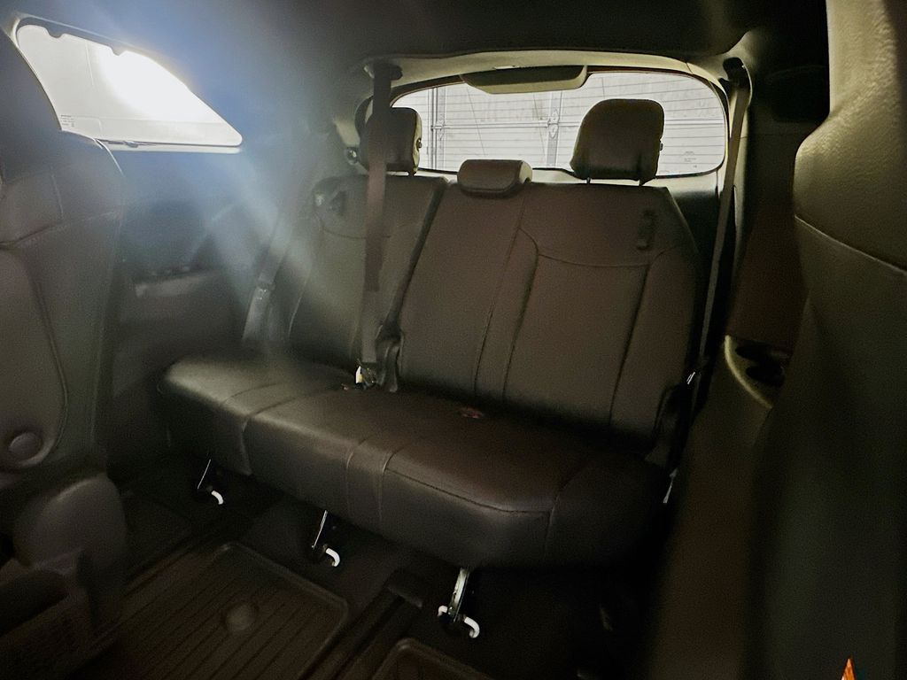 Thumbnail: 2026 Toyota Sienna - 27