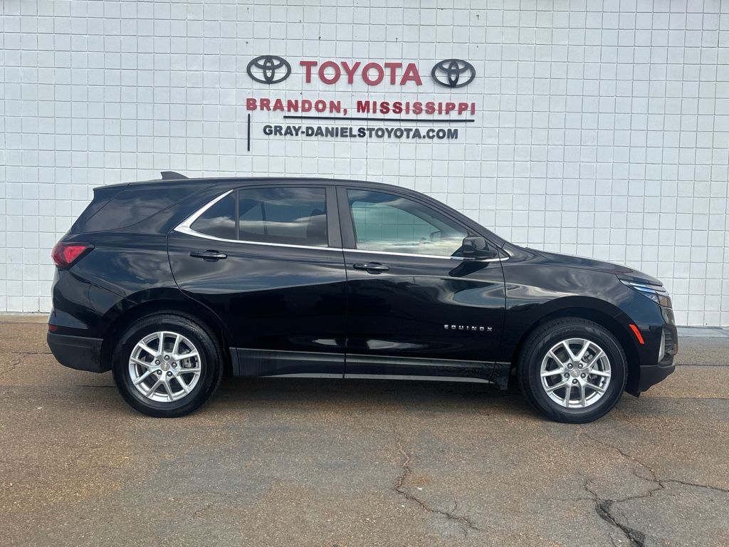 2022 Chevrolet Equinox LT's photo