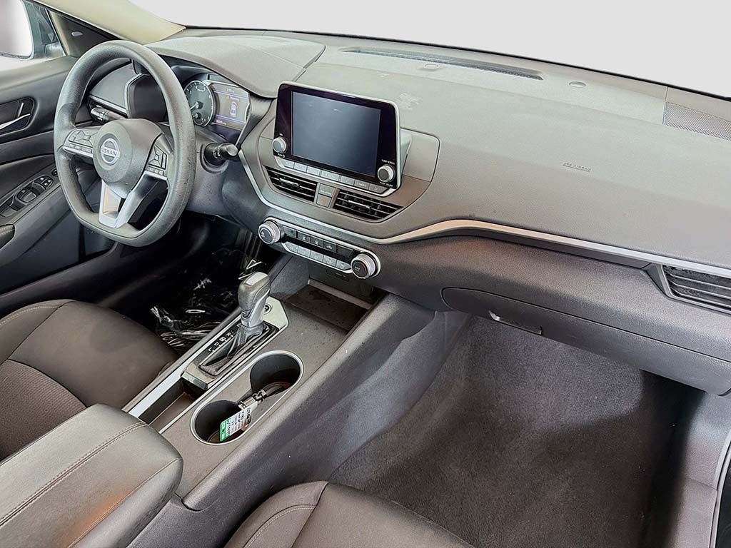 Used 2022 Black Nissan 2.5 SV image 18