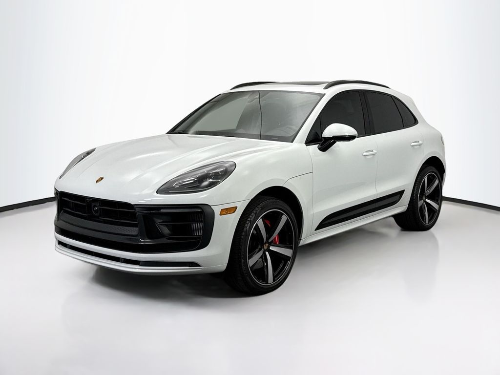 Thumbnail: 2024 Porsche Macan - 1