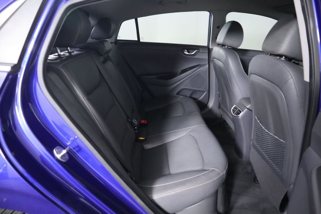 2019 Hyundai Ioniq SE 22