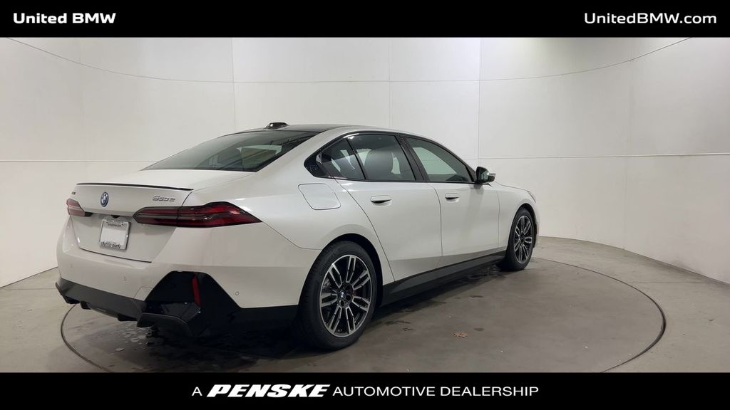 Thumbnail: 2026 BMW 5 Series - 8