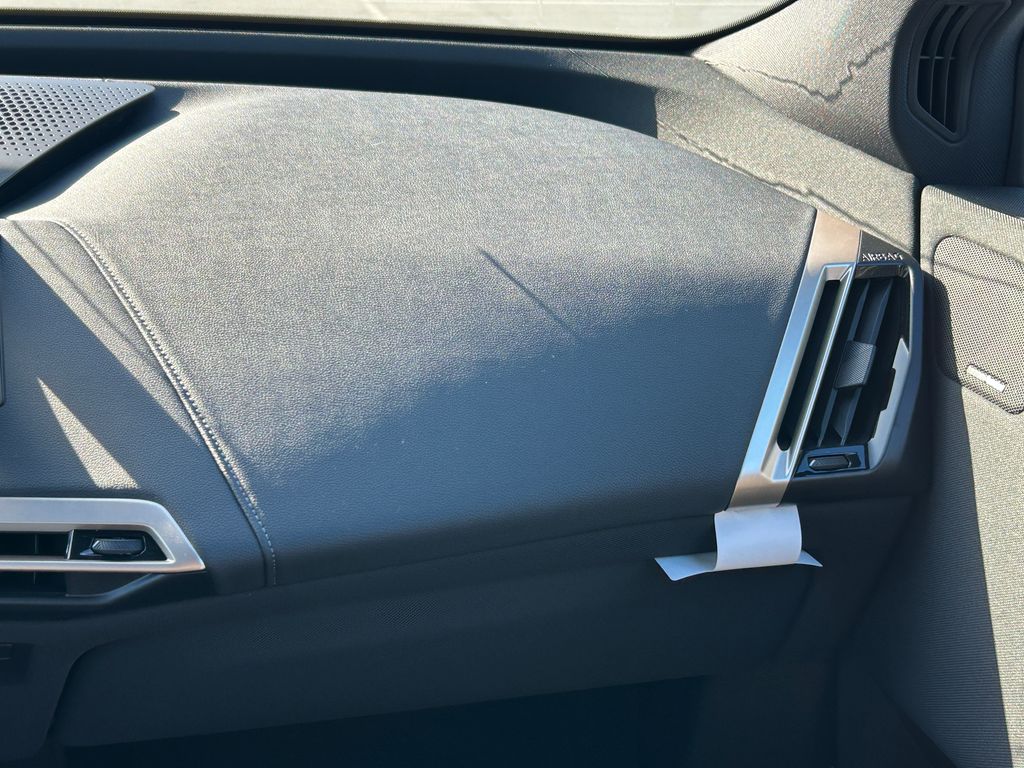2025 BMW iX xDrive50 26