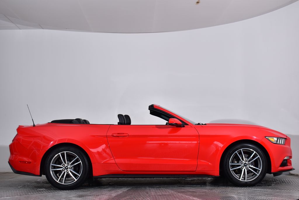 2016 Ford Mustang  7