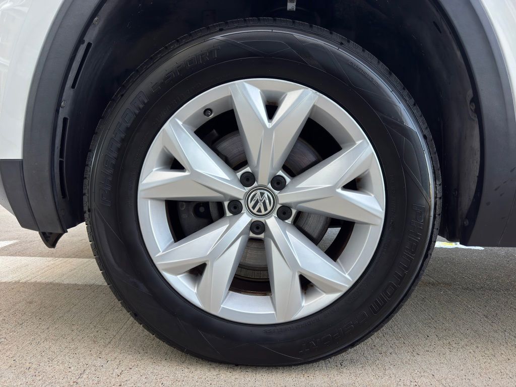 2018 Volkswagen Atlas 2.0T SE  at Royal Nissan