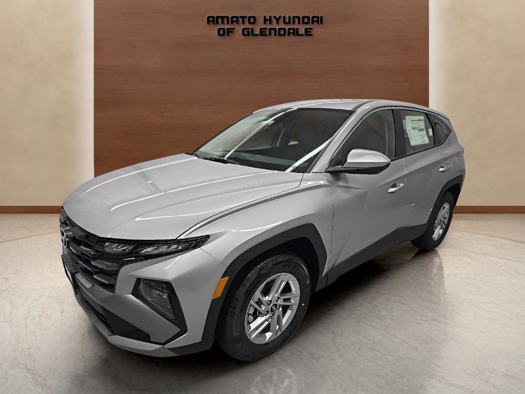 Shimmering Silver 2026 Hyundai Tucson SUV / Crossover Front-Wheel Drive 8-Speed Automatic