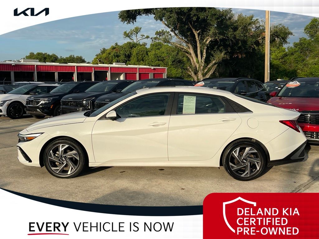 Used 2024 Hyundai Elantra Sedan