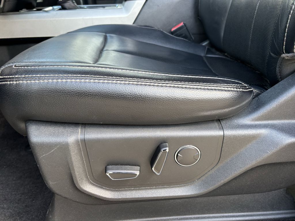 Used 2018 Magnetic Ford Lariat image 13