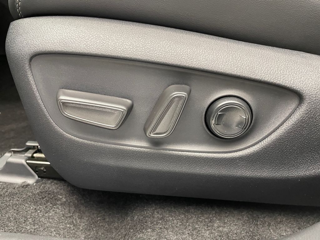 Thumbnail: 2025 Toyota RAV4 - 14