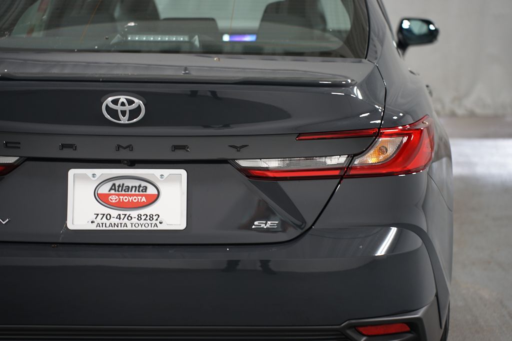 2025 Toyota Camry SE 10