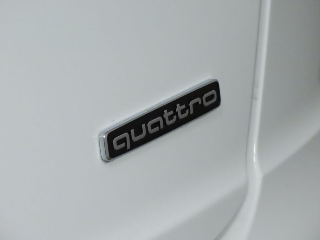 Thumbnail: 2025 Audi Q8 - 10