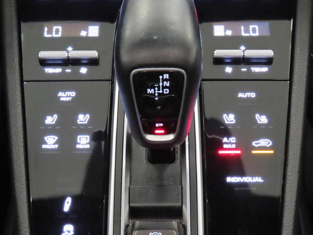 Thumbnail: 2019 Porsche Cayenne - 28
