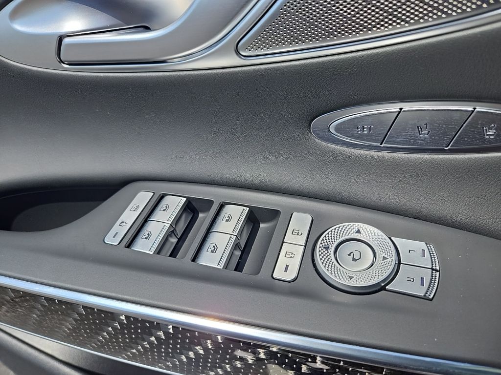 2025 Genesis GV70 Sport Prestige 24