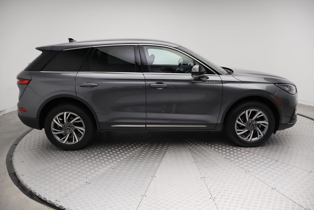 Thumbnail: 2023 Lincoln Corsair - 7