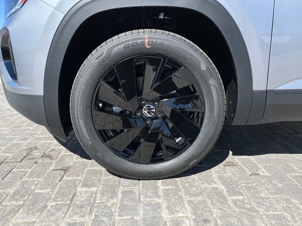 2025 Volkswagen Atlas Cross Sport 2.0T SE w/Technology photo