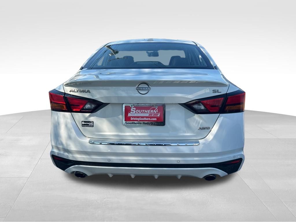 Used 2023 White Nissan 2.5 SL image 5