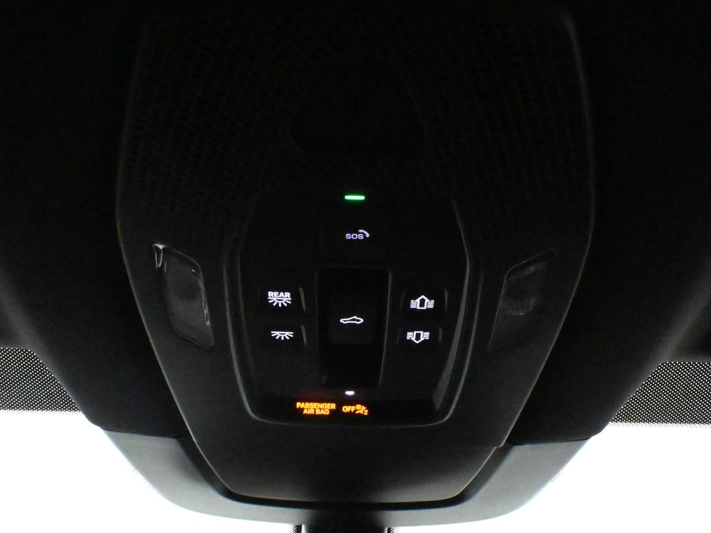 Thumbnail: 2025 Porsche Macan - 22