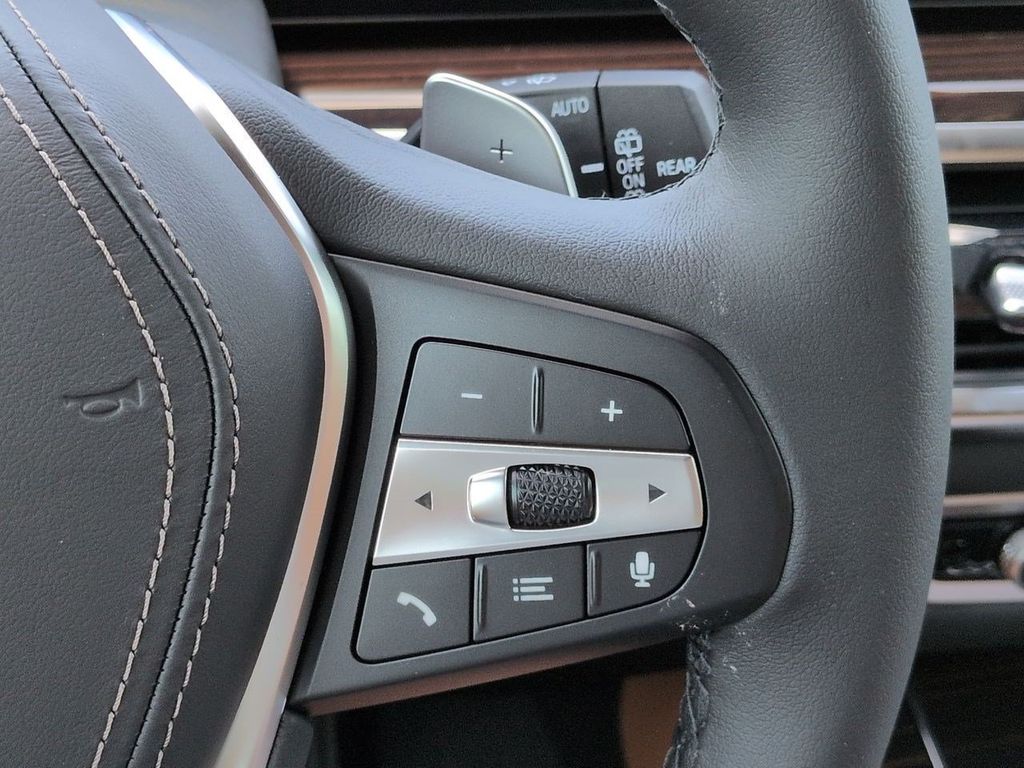 New 2026 White BMW xDrive40i image 27