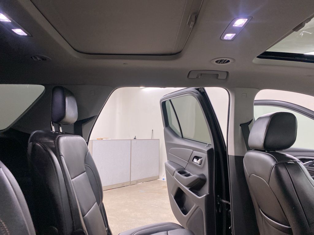 2018 Chevrolet Traverse Premier photo