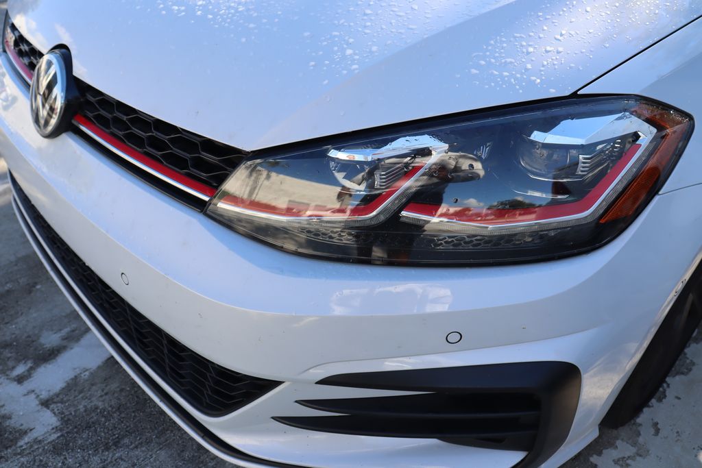 Thumbnail: 2019 Volkswagen Golf - 3