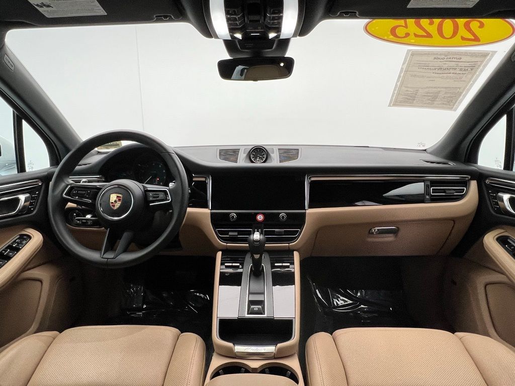 2025 Porsche Macan  6