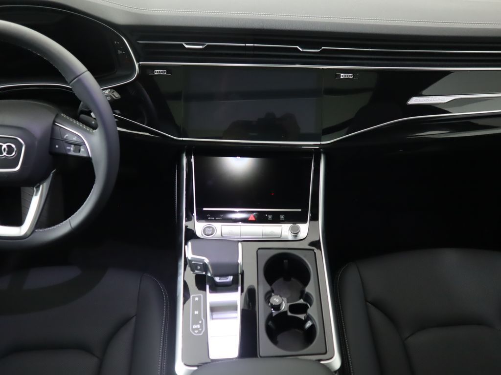 Thumbnail: 2025 Audi Q7 - 15