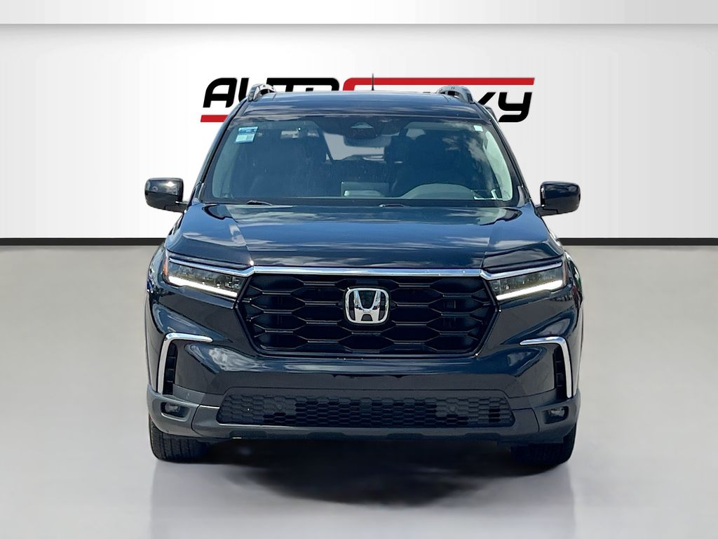 Used 2025 Black Honda Touring image 2