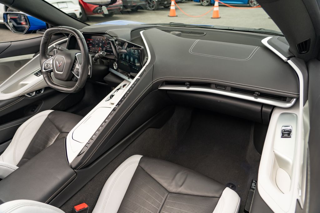 2021 Chevrolet Corvette Stingray photo