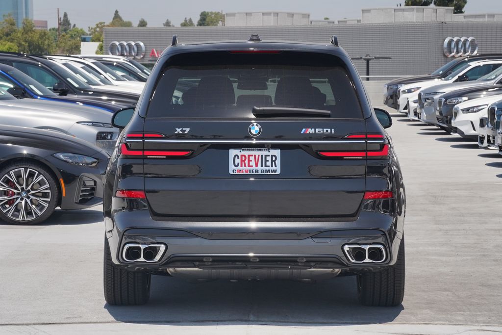 2025 BMW X7 M60i 6