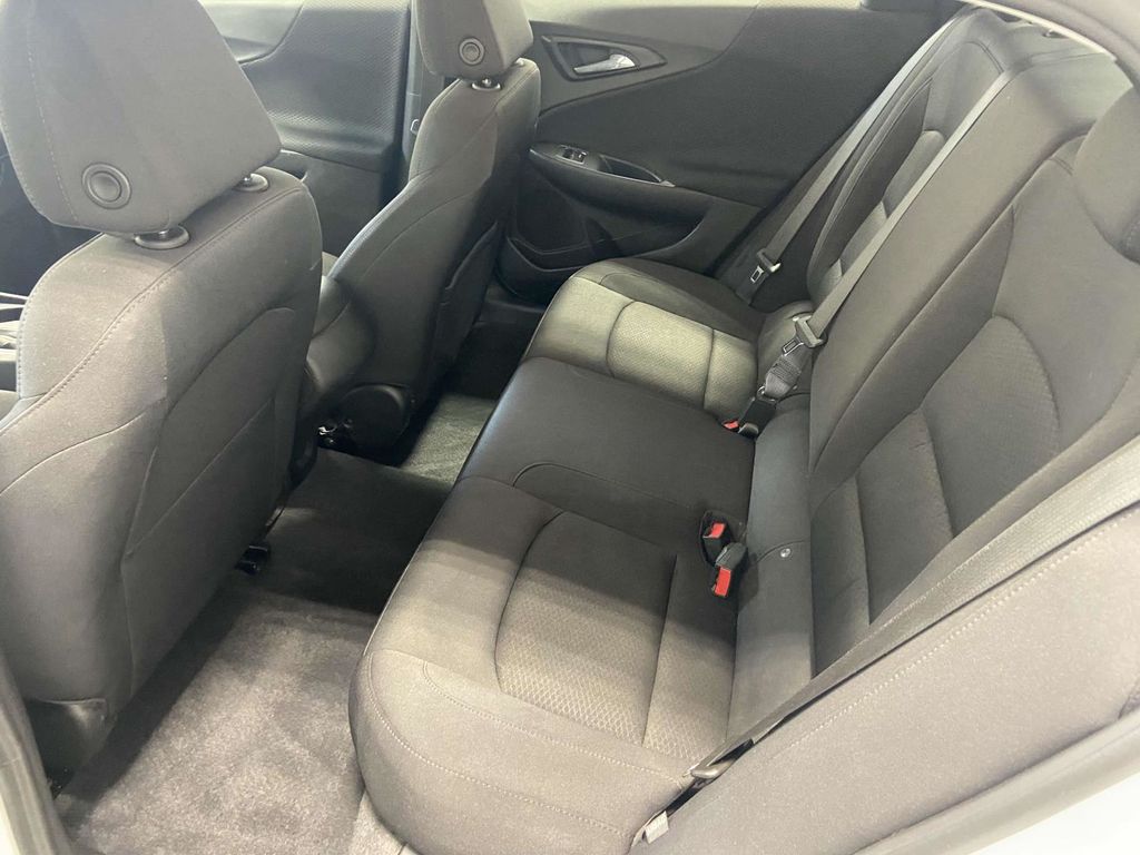 2023 Chevrolet Malibu LS photo 9