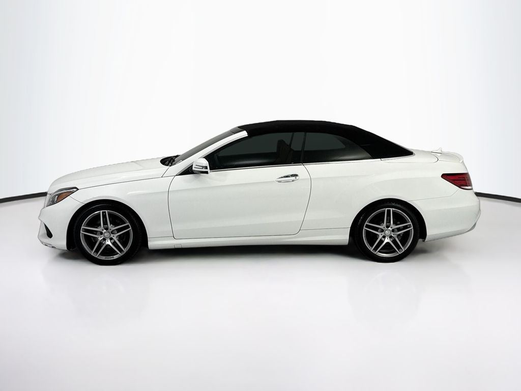 Thumbnail: 2016 Mercedes-Benz E-Class - 16