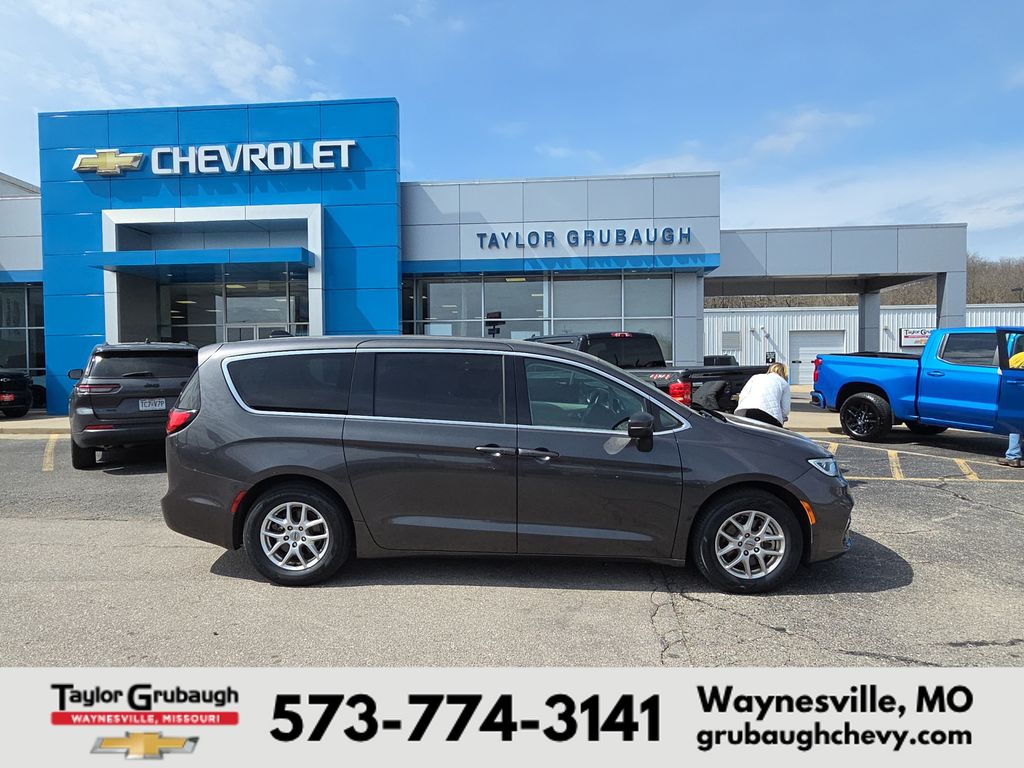 Gray (Granite Crystal Metallic Clearcoat) 2023 Chrysler Pacifica Minivan Front-Wheel Drive 9-Speed Automatic